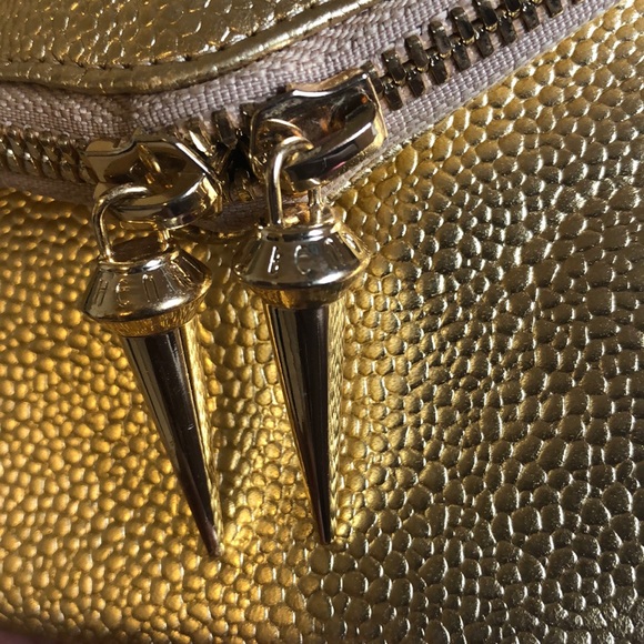 Henri Bendel Debutante Wristlet - Picture 6 of 6